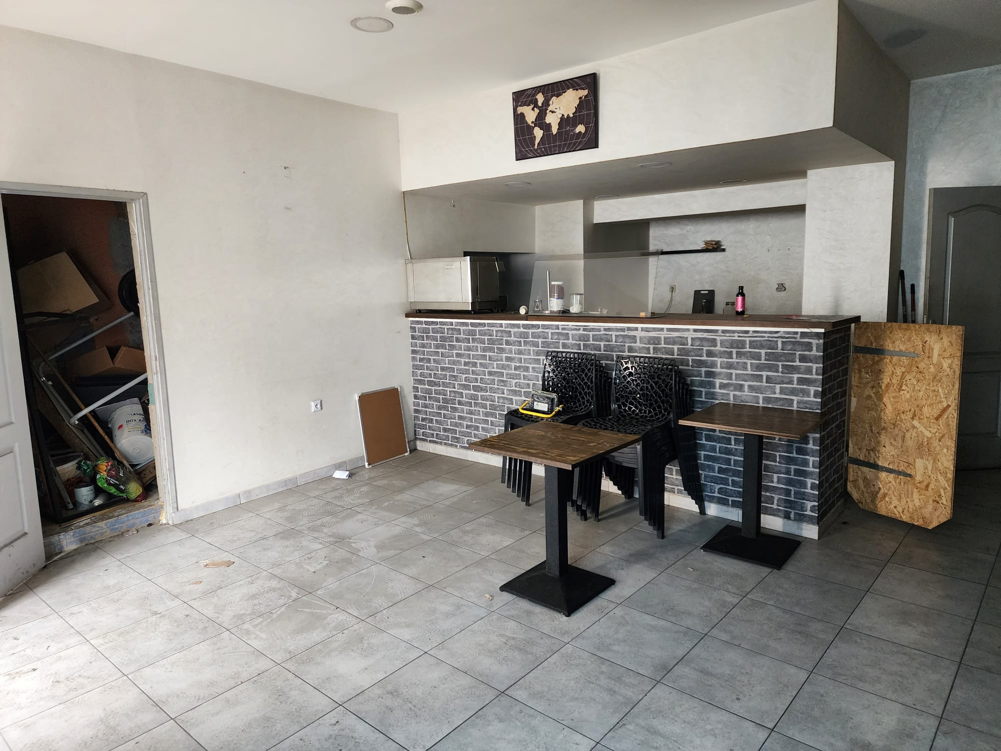 Local commercial à louer à Beziers, 80 m² – photo 1 sur 6