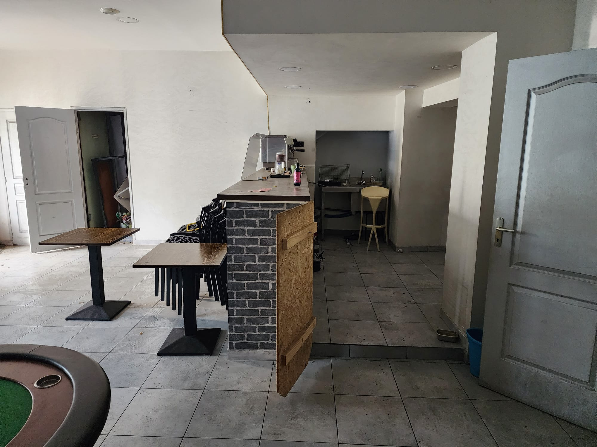 Local commercial à louer à Beziers, 80 m² – photo 3 sur 6